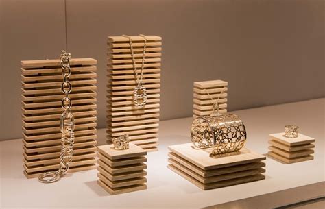 hermes jewelry displays